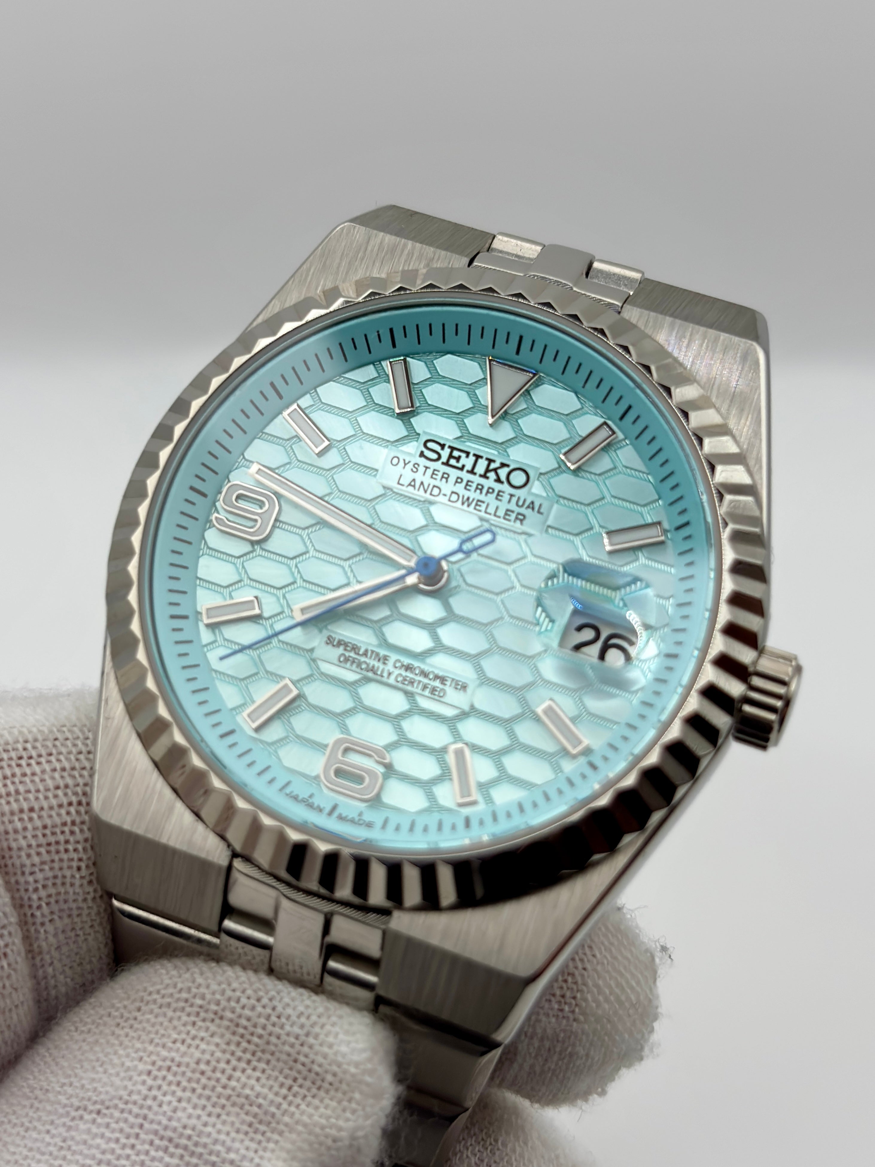 Land-Dweller Tiffany