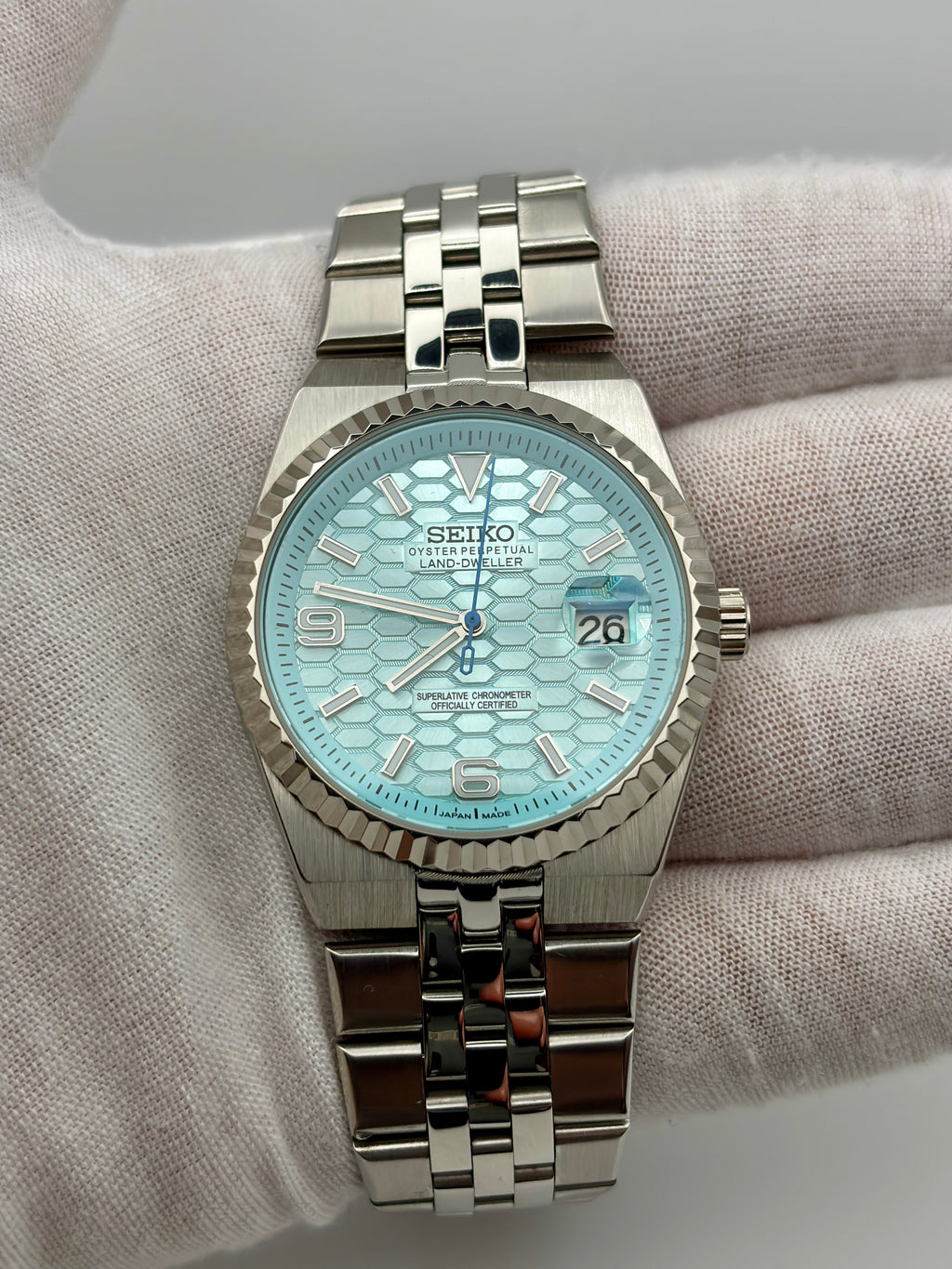 Land-Dweller Tiffany