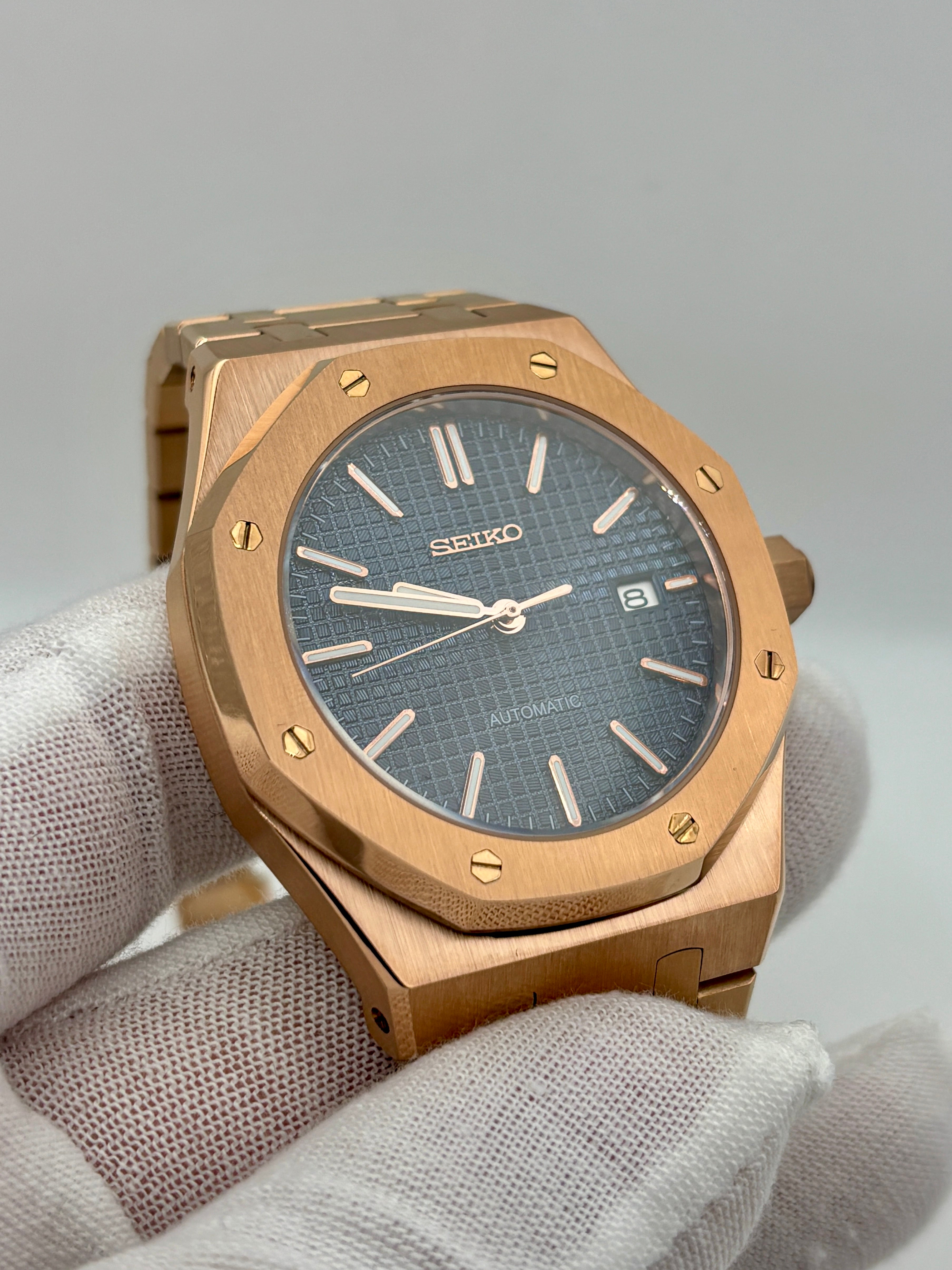 Royal Oak Or Rose Bleu