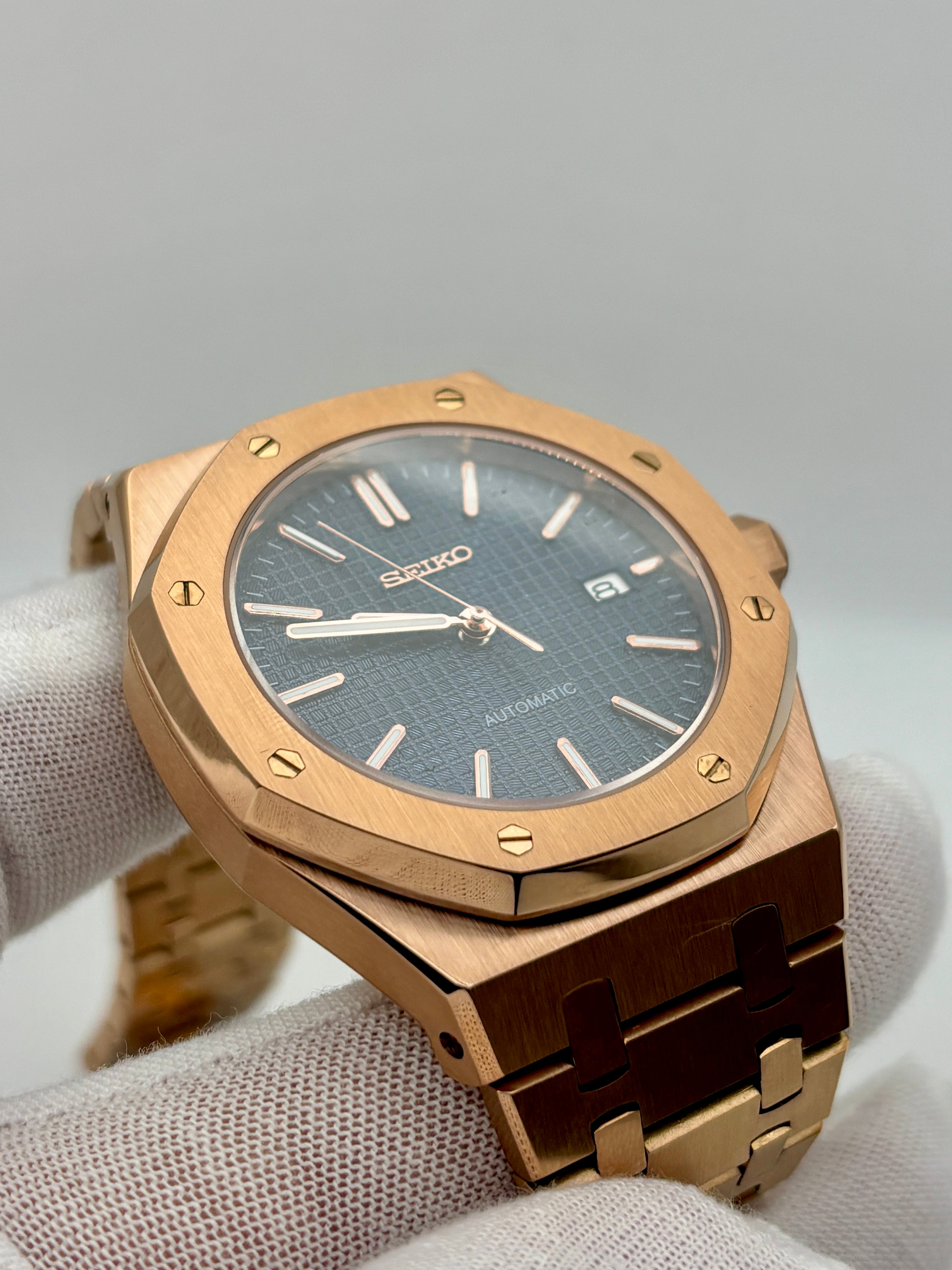 Royal Oak Or Rose Bleu