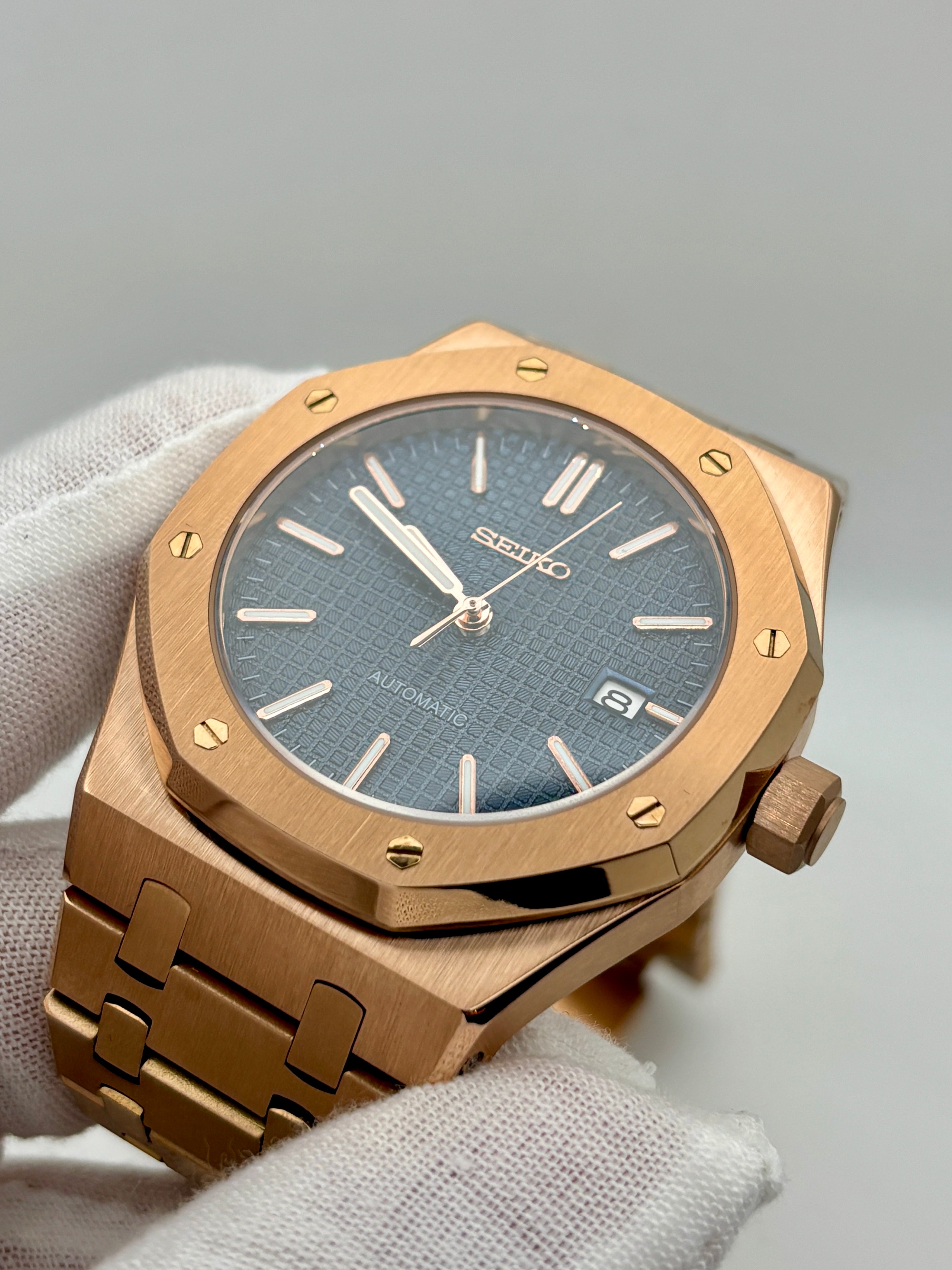 Royal Oak Or Rose Bleu